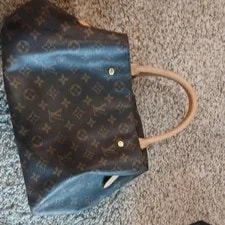 Louis Vuitton Medium Zip Closure Double Handles Inner Pockets Lock 4