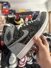 Air Jordan — Air Jordan Retro 1 Rebellionaire — Sneaker — resale