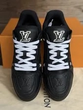 Size 8LV/9US - Louis Vuitton Embossed 🖤 Retail $1350 ! 4