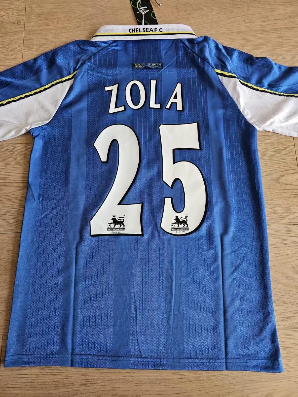 1997 1999 Chelsea #25 Gianfranco Zola — streetwear — resale