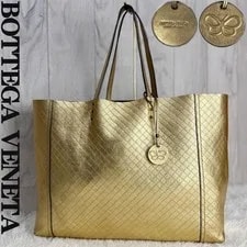 Bottega Veneta — Bottega Veneta Intrecciomirage With Charm Ships From Japan — Handbag — resale