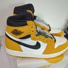 Air Jordan — Air Jordan 1 Retro High OG DZ5485701 — Sneaker — resale