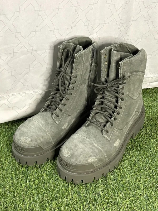 Balenciaga — Balenciaga Combat Strike 20MM — Designer Shoe — resale