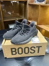 Yeezy — Yeezy Boost 350 V2 Non-Reflective Size 2 — Sneaker — resale
