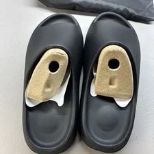 New Yeezy Slide YS-01 ’S Size 11 With Dust Bag 3