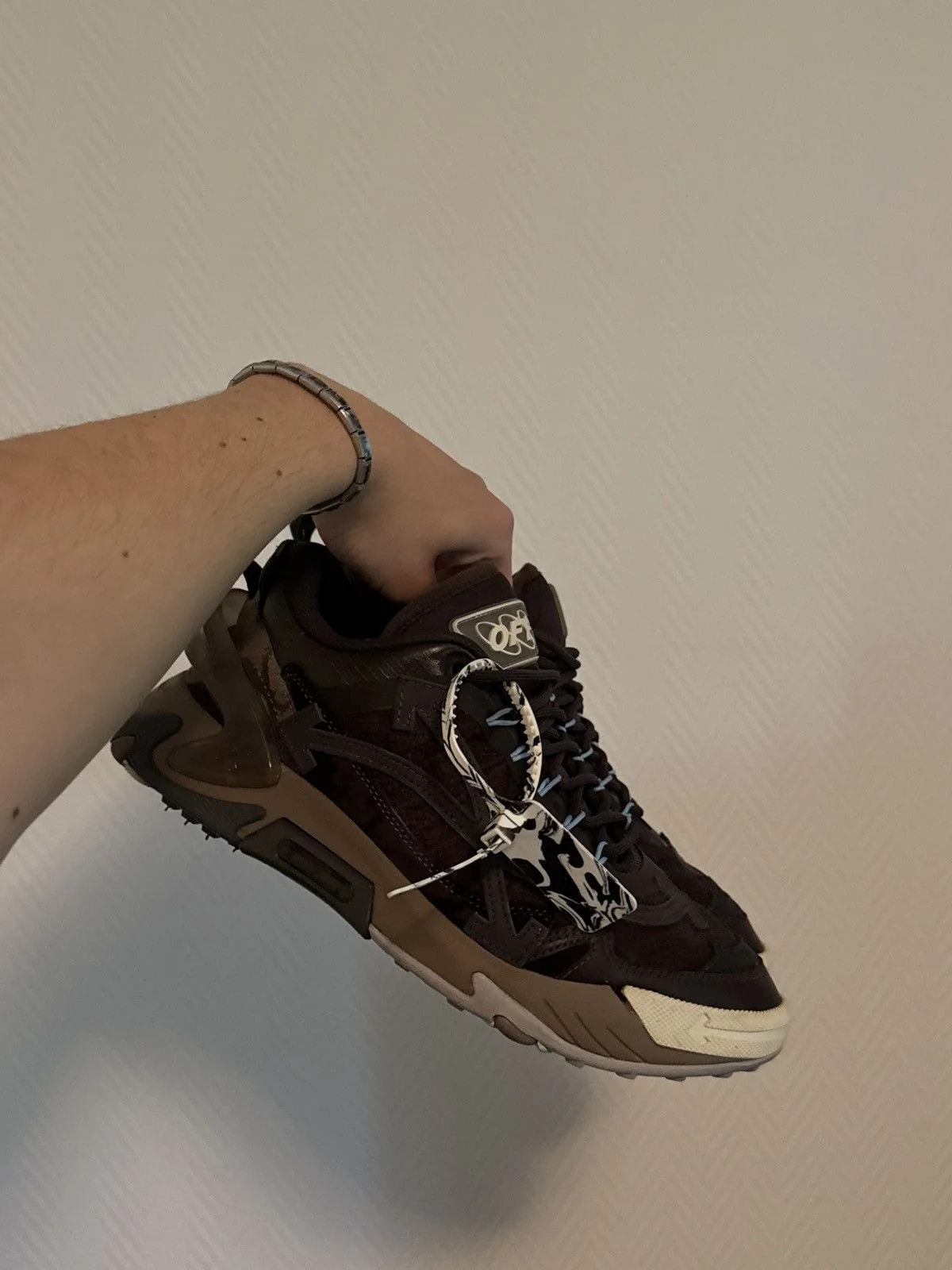 Off-White — Off-White Odsy-2000 — Sneaker — resale