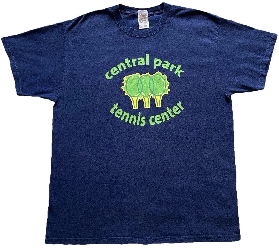 Central Park Tennis Center T-Shirt XL Y2K — streetwear — resale