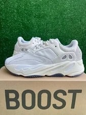 Yeezy — Yeezy Analog 700 — Sneaker — resale