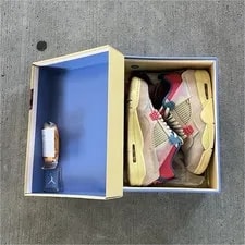 Jordan — Jordan 4 Retro Union Guava Ice (Basically New) Size 10 US — Sneaker — resale