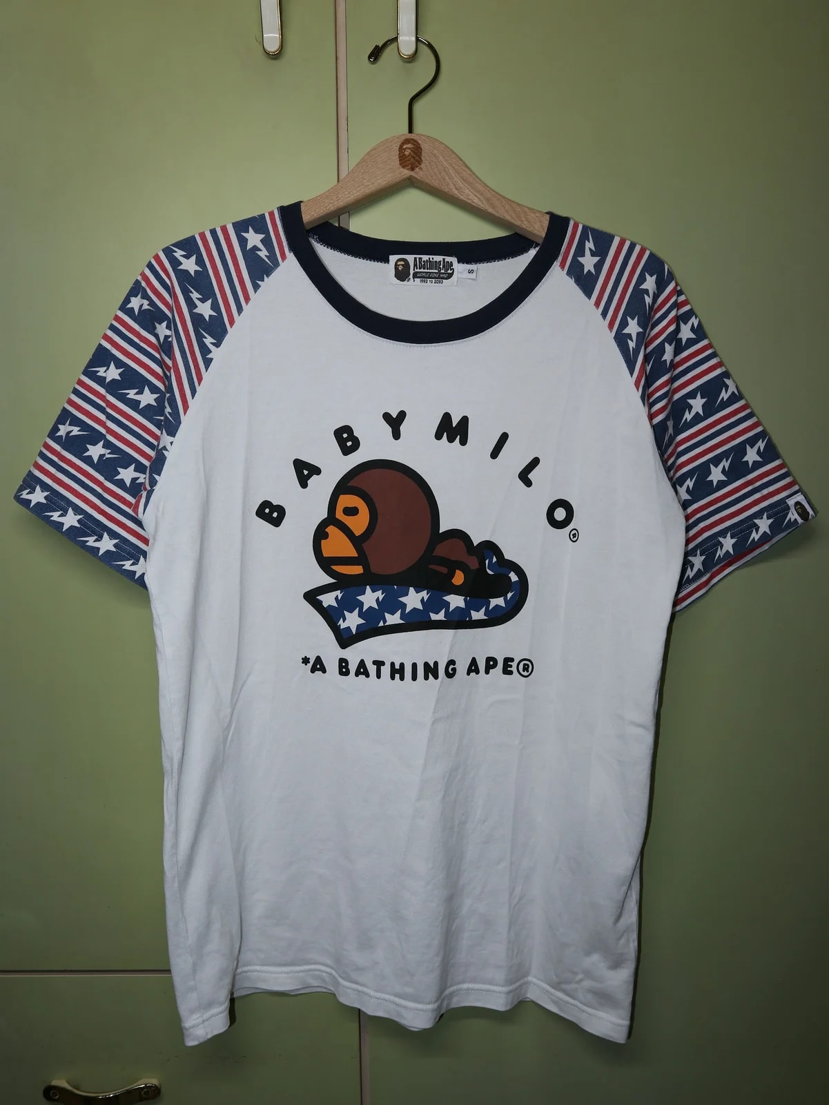A Bathing Ape — A Bathing Ape Baby Milo Bapesta Magic Rug Tee — streetwear — resale