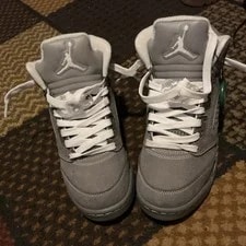 Jordan — Jordan Air 5 Basketball Mid Top Lace-Up — Sneaker — resale