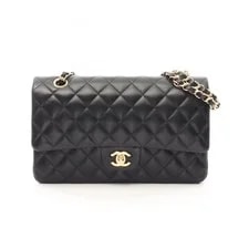 Chanel — Chanel Matelasse W Flap r0_0602 — Handbag — resale