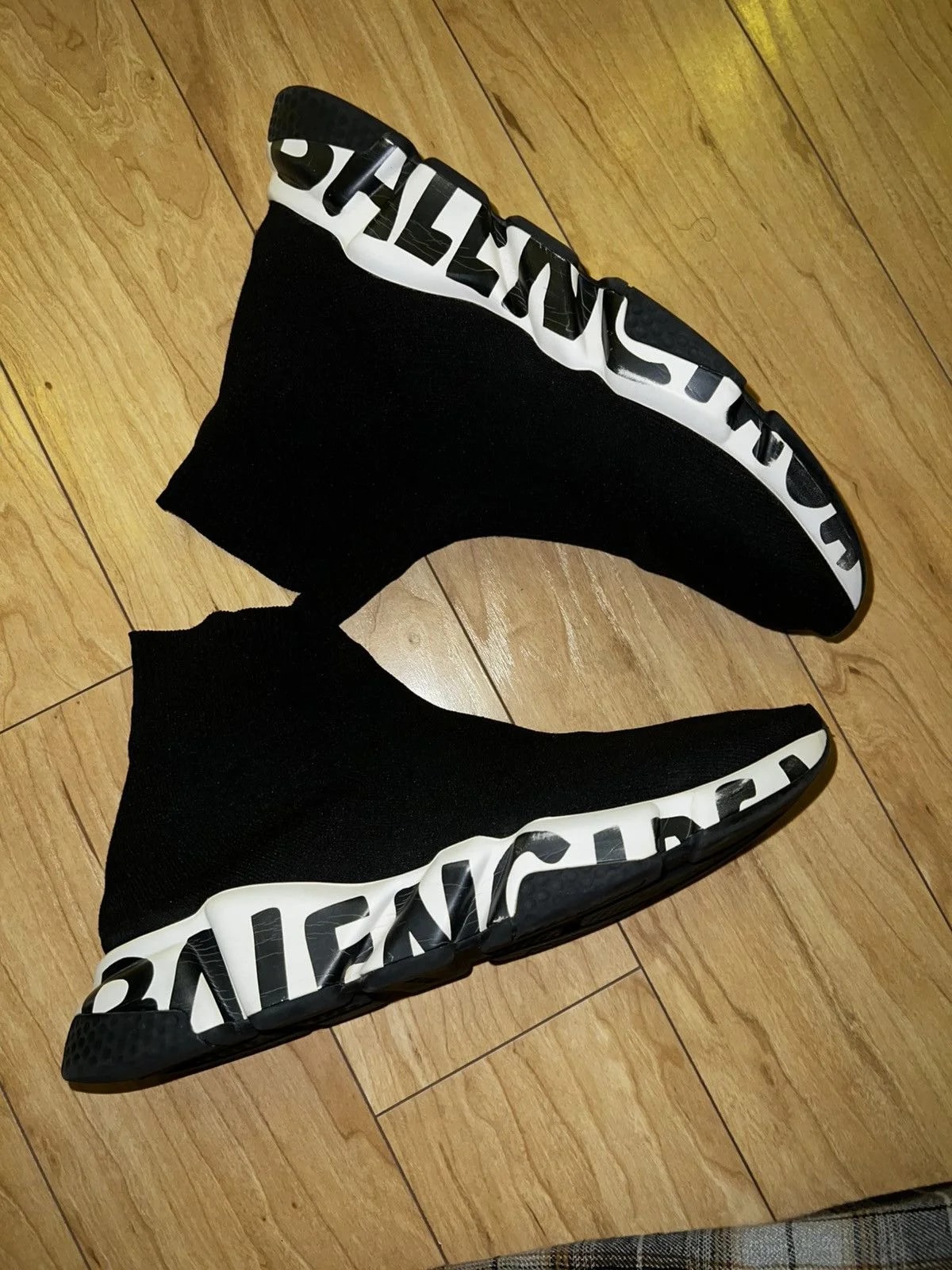 Balenciaga — Balenciaga Graffiti Speed — Sneaker — resale