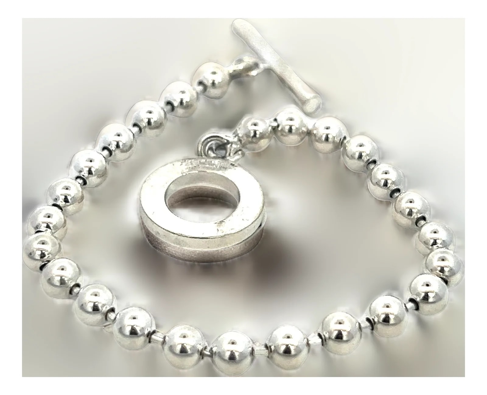 Gucci — 1990s Gucci Estate Toggle Size 8 Mm Beads — Jewelry — resale