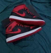 Air Jordan 1 Mid Alternate 2