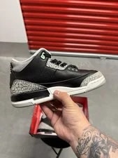 Air Jordan 3 Glow 4
