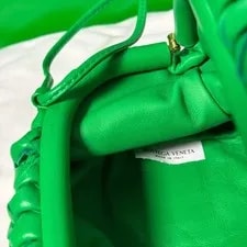 Bottega Veneta the Pouch (Mandu ) 3