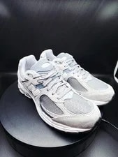 New Balance 2002R Orca Low Top Lace-Up 7 3