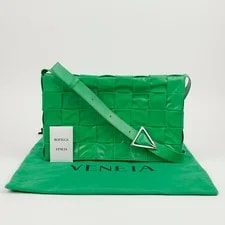 Bottega Veneta — Bottega Veneta Maxi Parquet Cassette Crossbody 61834708 — Handbag — resale
