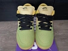 Nike SB — Size 9M Hatch Chile Nike SB Dunk Lows Skateboarding — Sneaker — resale