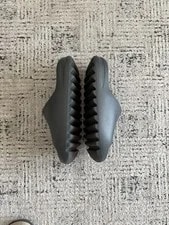 Yeezy Slide Dark ’S 3