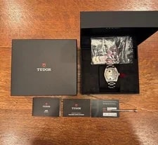 Tudor Ranger 39 MM Black on Bracelet 4