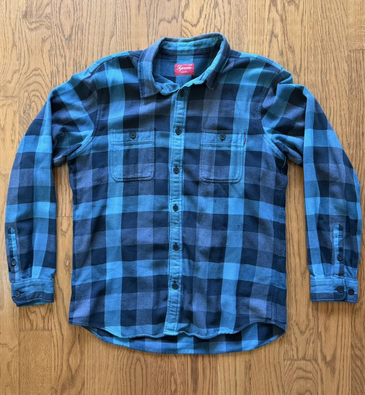 Supreme — Supreme Oversize Plaid Flannel — streetwear — resale