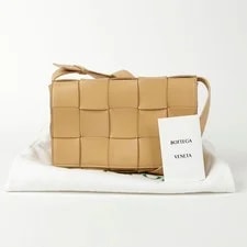 Bottega Veneta — Bottega Veneta Cassette Classic and Crossbody 75018918 — Handbag — resale