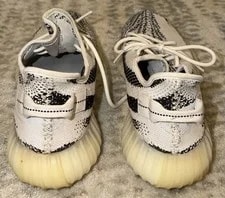 Yeezy Boost 350 V2 / Low Top Lace-Up 3