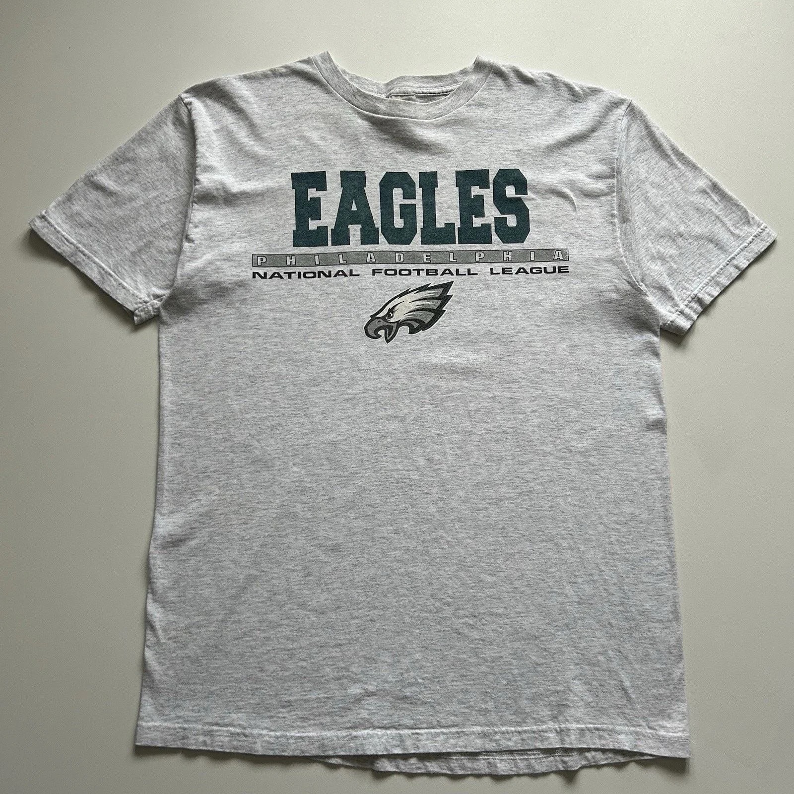 90s Philadelphia Eagles T Shirt XL NFL Football Logo — streetwear — resale