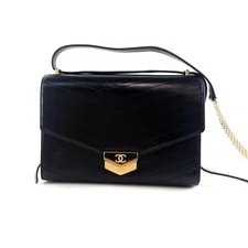 Chanel — Chanel Chevron Flap A57492 10076 138373371 — Handbag — resale
