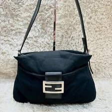 Fendi Mamma Bucket Flap One 2