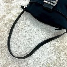 Fendi Mamma Bucket Flap One 4