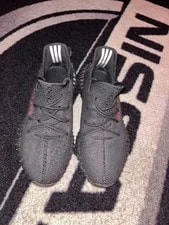Yeezy 350 Boost V2 and Size 9.5/10 With Box 2