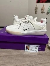 Nike SB — Size 8 - Nike SB Zoom Nyjah 3 — Sneaker — resale