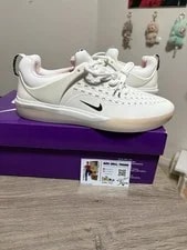 Size 8 - Nike SB Zoom Nyjah 3 2