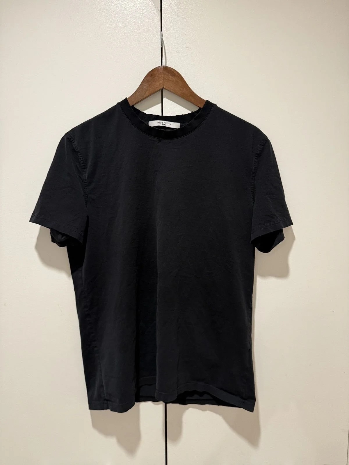 Givenchy — Givenchy Cuban Fit T-Shirt — streetwear — resale