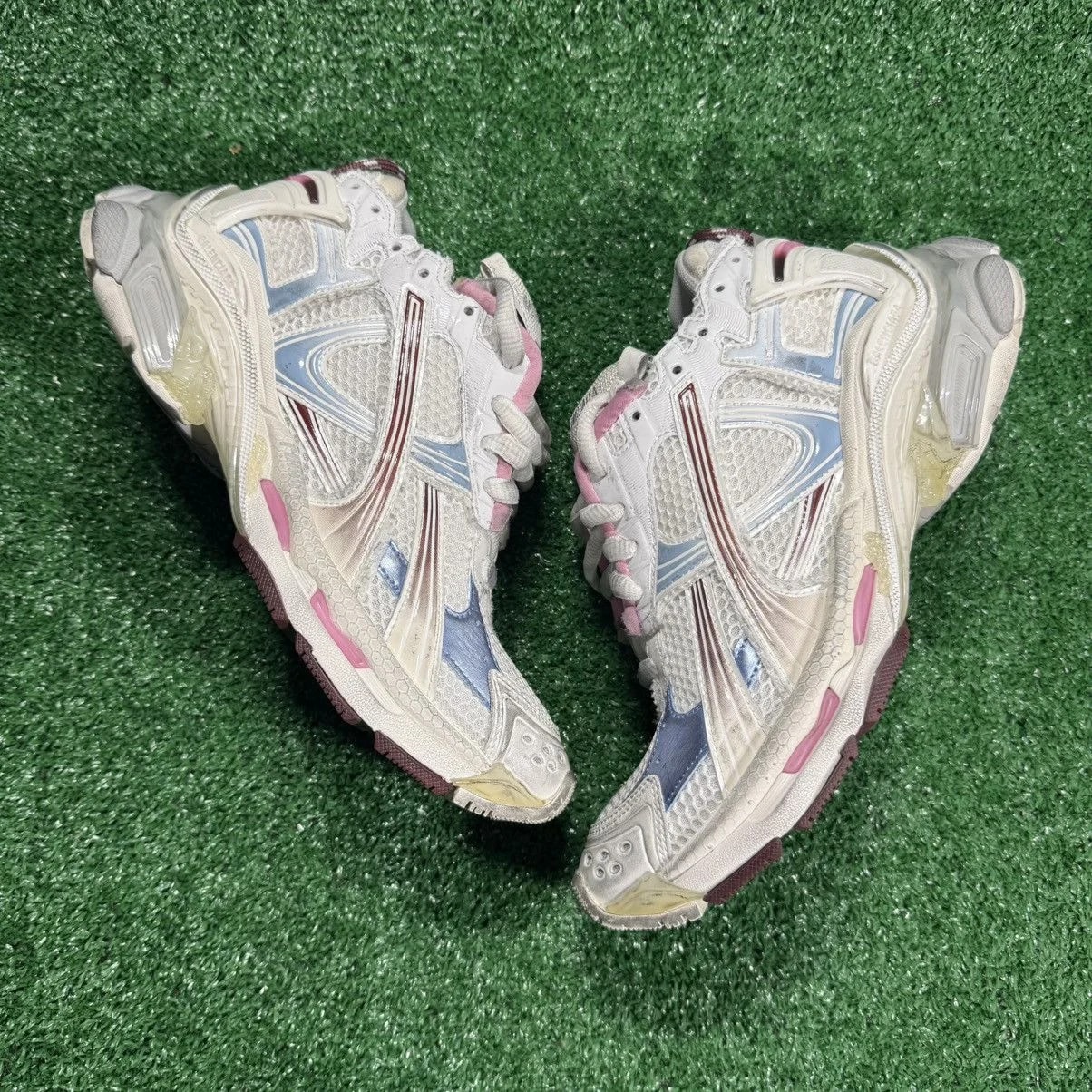 Balenciaga — Size 41 (US8) Balenciaga Runner — Sneaker — resale