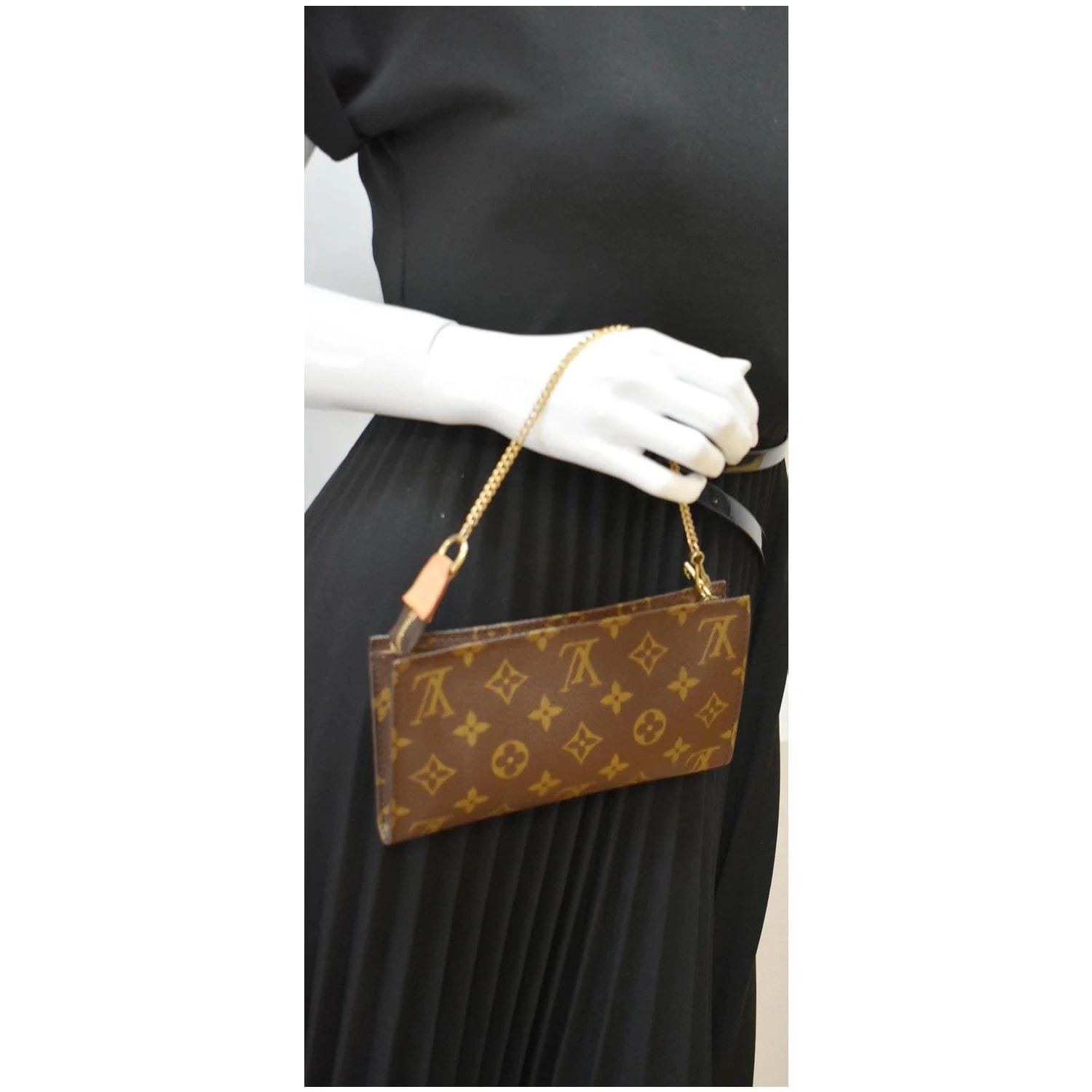 Louis Vuitton Chain Pochette 2