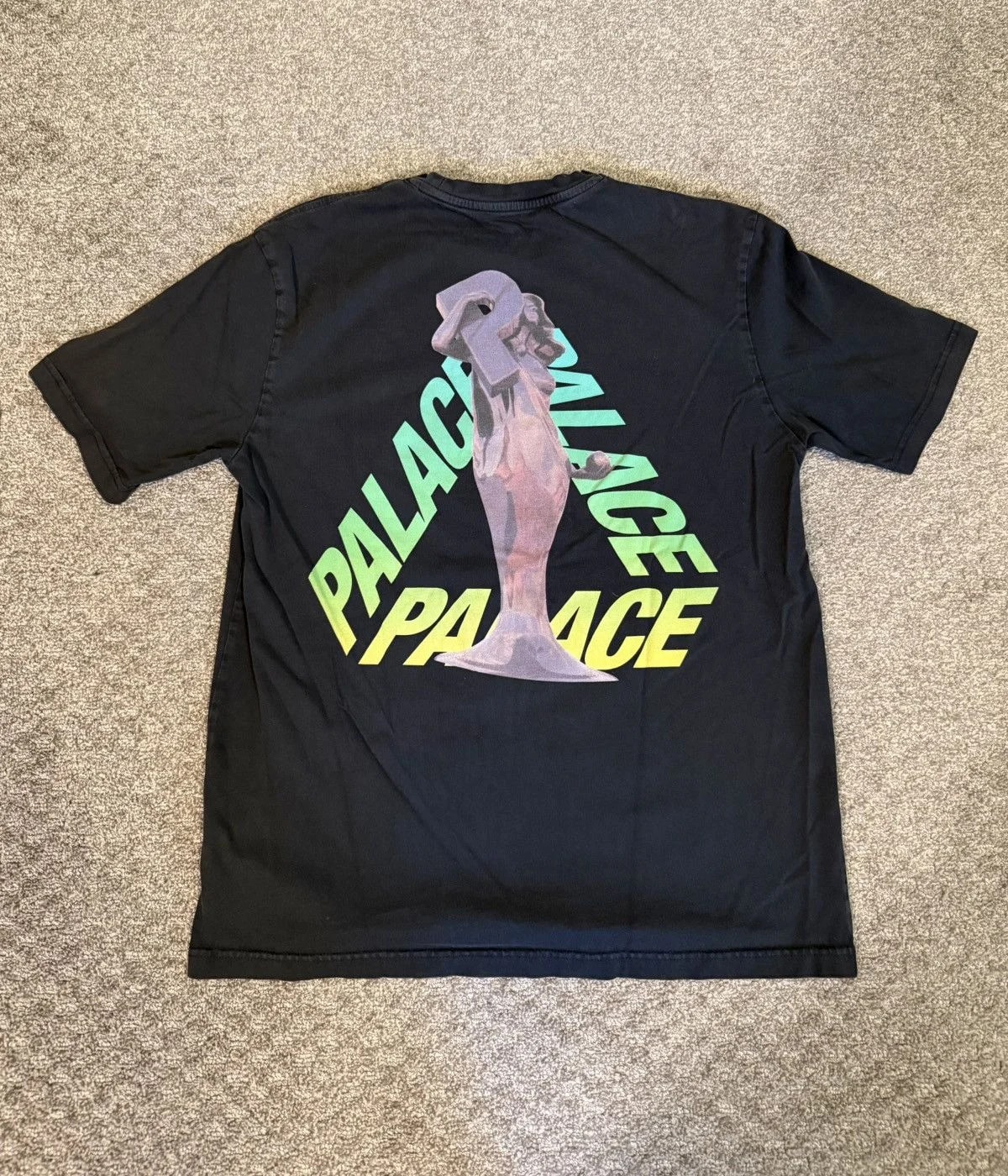 Palace — Palace Rolls P3 Tee — streetwear — resale