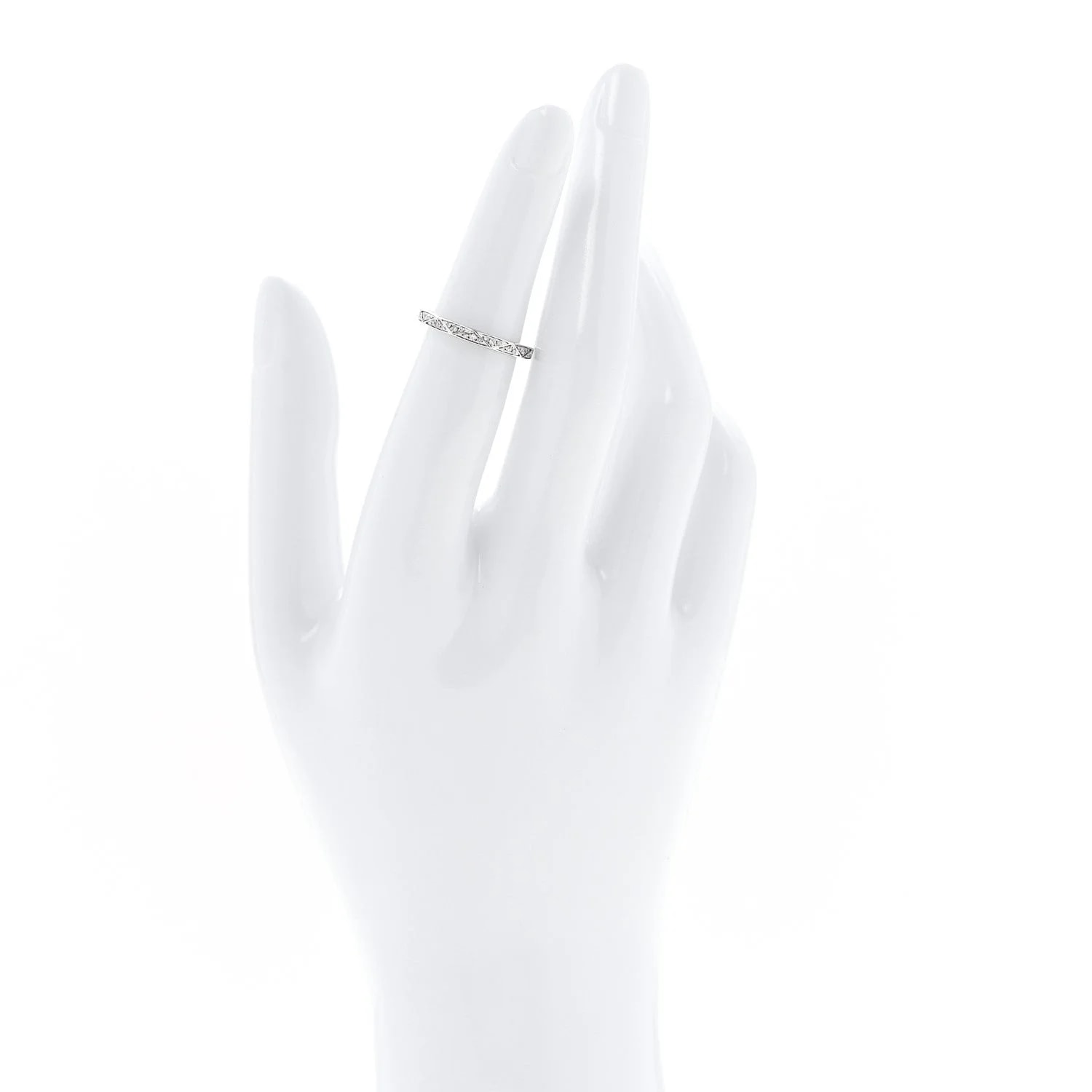 18K White Gold Laurence Graff Band 49 4.75 2