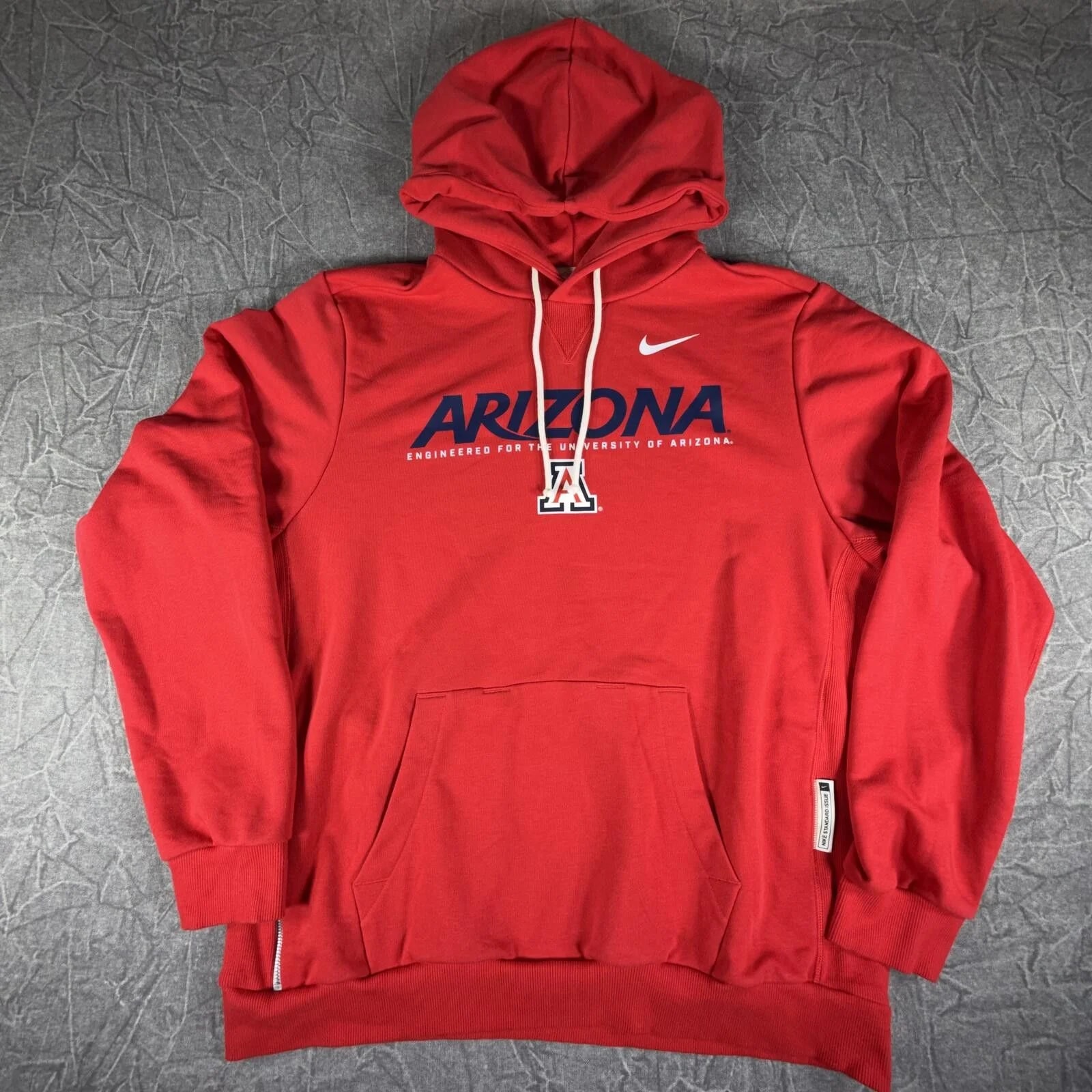NIKE — Nike Hoodie L University of Arizona — streetwear — resale