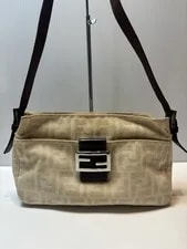 Fendi — Auth Fendi Mamma Bucket X W — Handbag — resale
