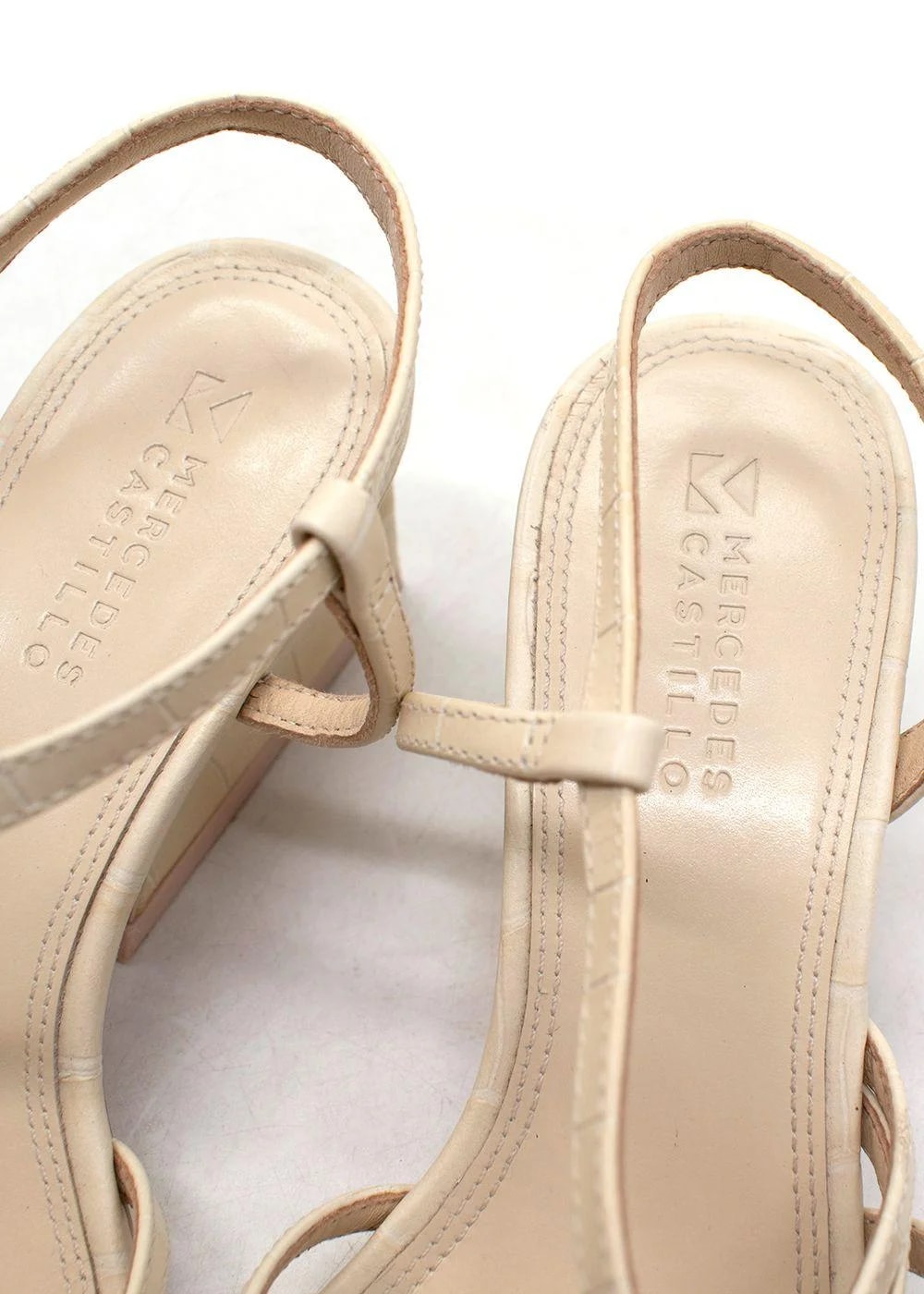 Mercedes Castillo Embossed Kelise 65 4
