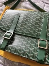 Goyard /Crossbody Buckle Closure 3