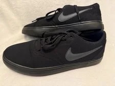 Nike SB — Nike SB Charge / Size 10 Skateboarding Athletic Shoes — Sneaker — resale