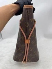 D90 Louis Vuitton Neverfull 4