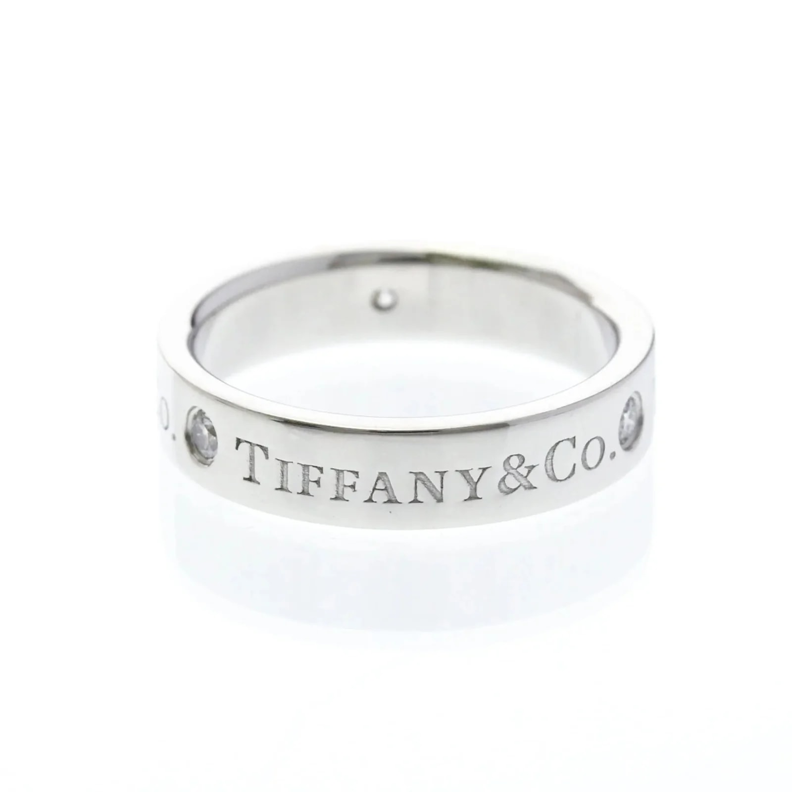 Tiffany & Co. — Tiffany & Co. Classic Wedding Band 3 Diamonds and Jewelry — Accessory — resale