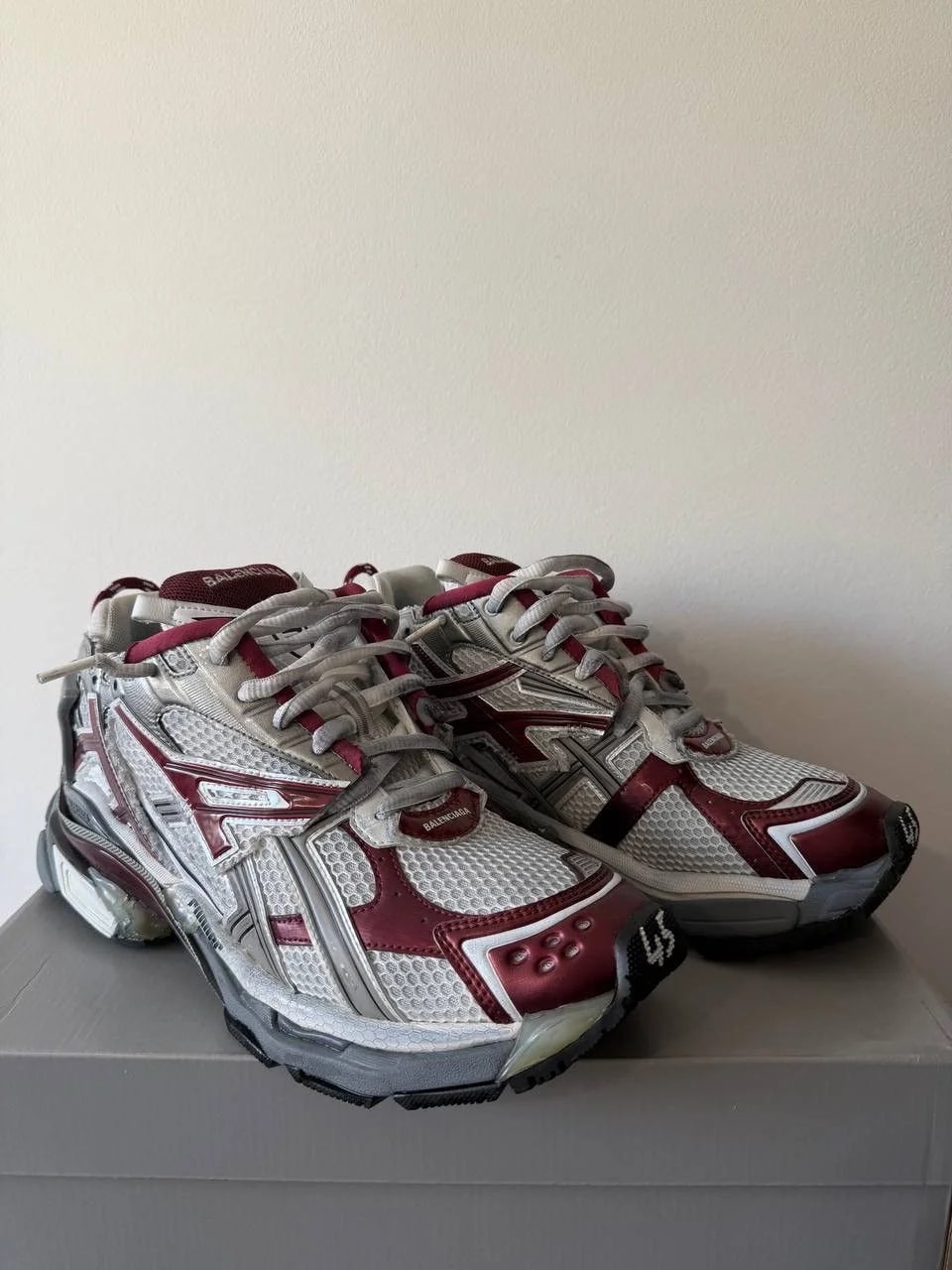 Balenciaga — Balenciaga Runner 45eu — Sneaker — resale