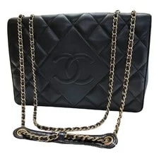 Chanel — Authentic Chanel CC Quilted Medium Flap — Handbag — resale